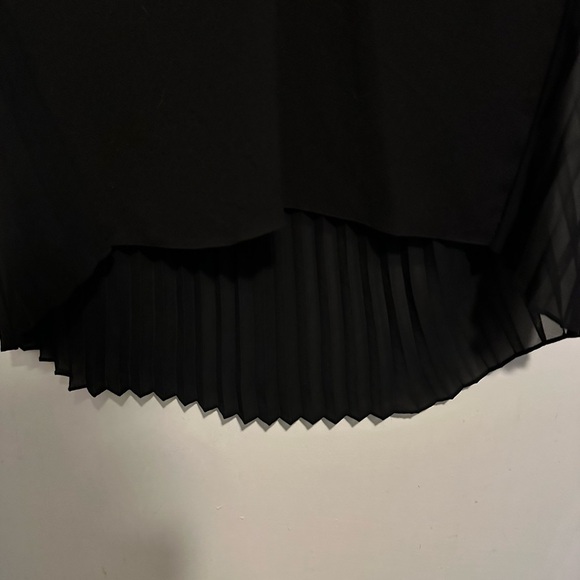 Micheal Kors Elegant Black Lace Women's Top - Picture 3 of 7